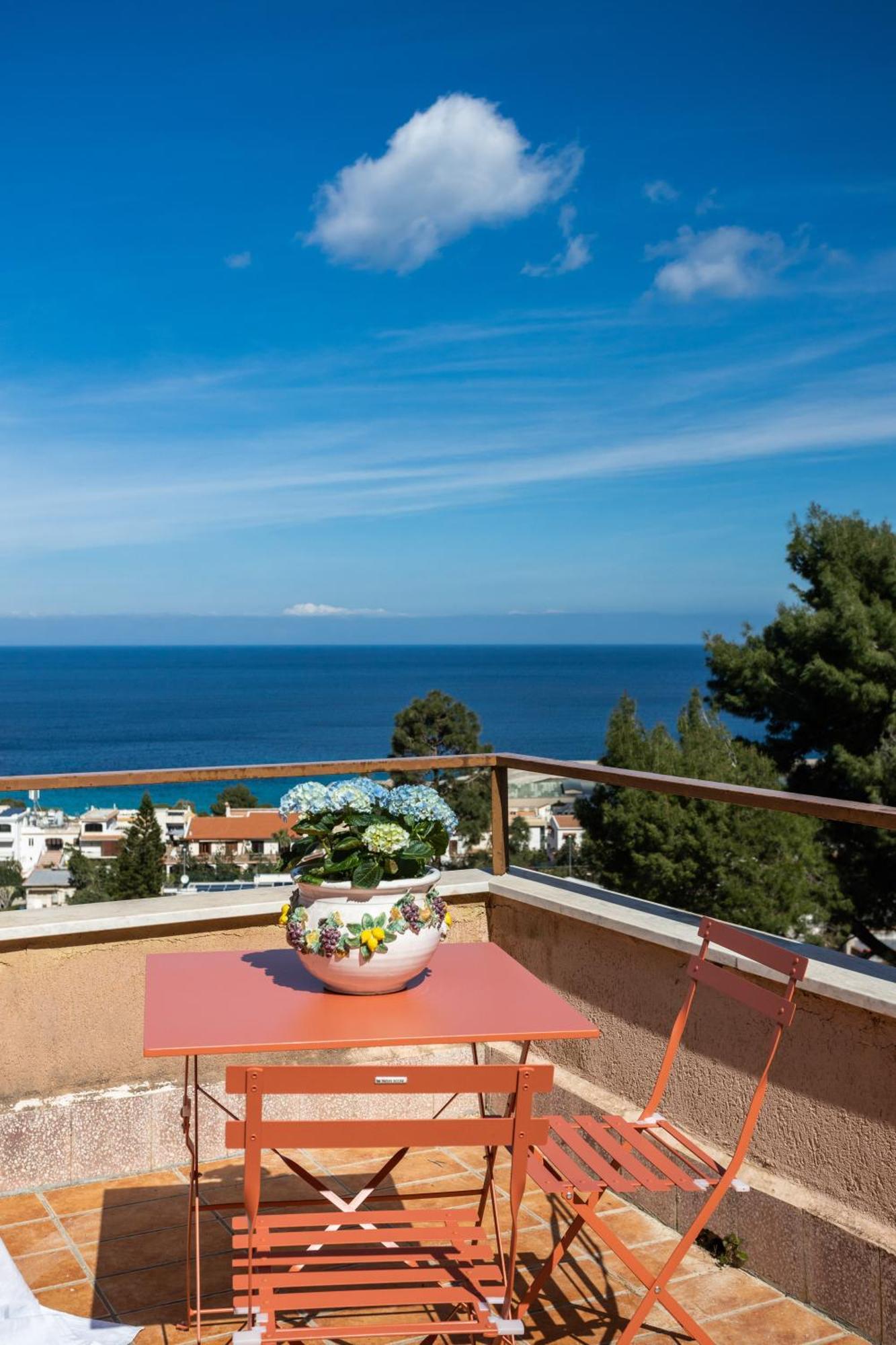 Villa Nel Verde Sul Mare, Mondello, Palermo Exterior foto